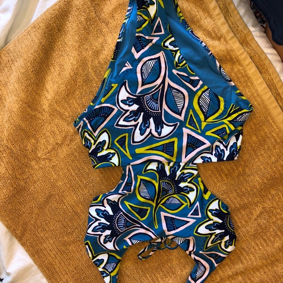 Aerie one piece swim suit size medium - Picture 2 of 9